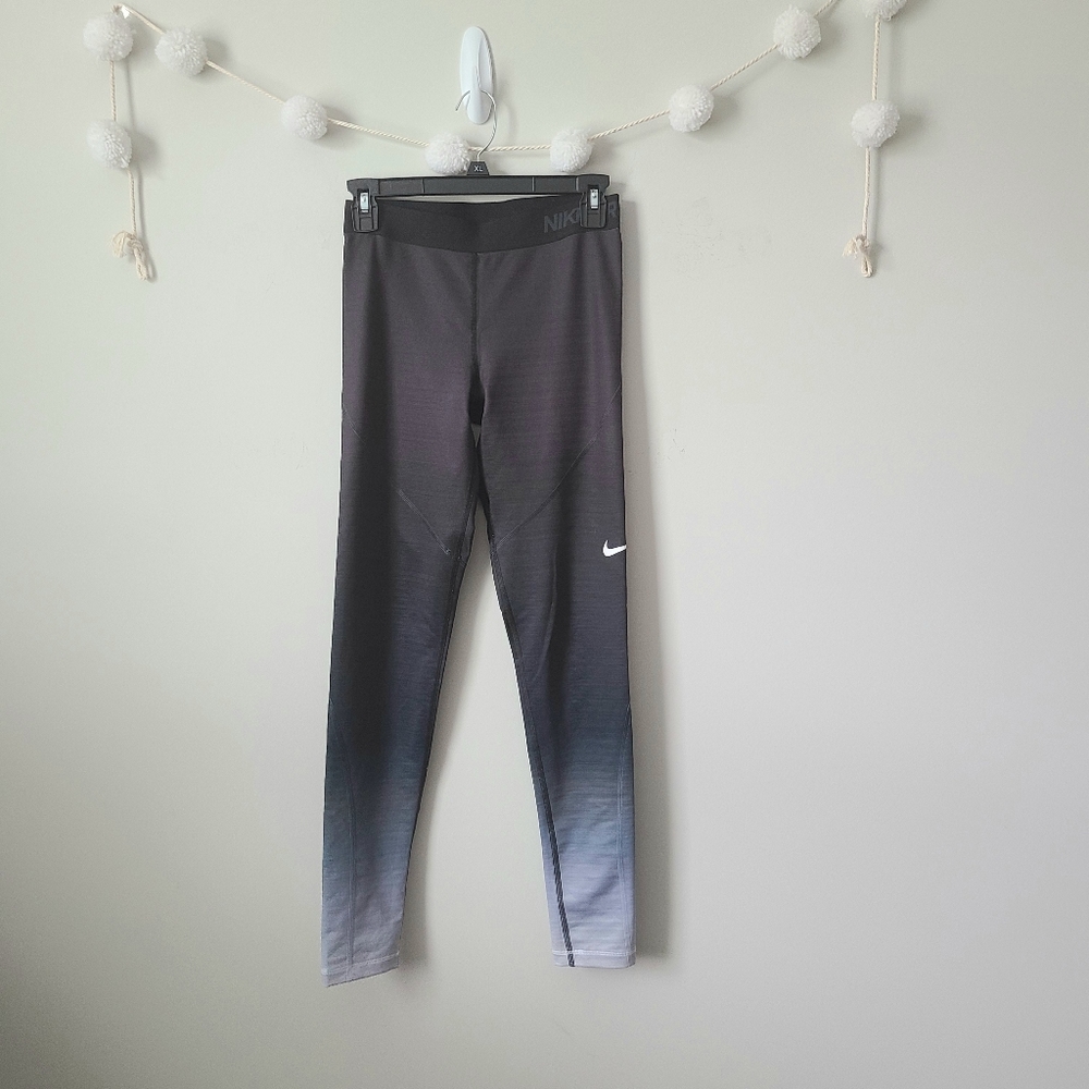Nike Pro Hyper Warm ombre leggings Size Medium